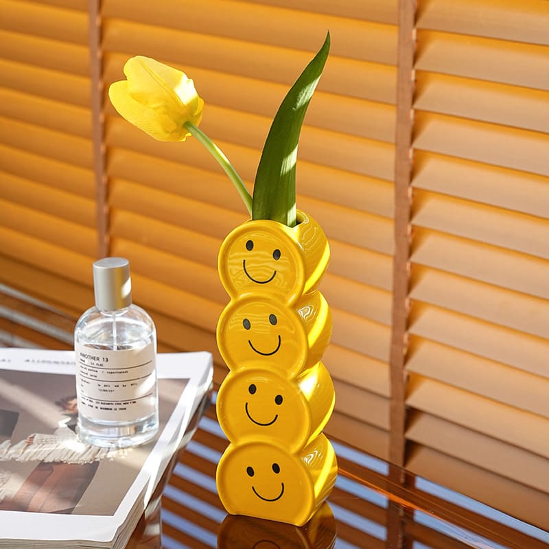 แจกันดอกไม้ตกแต่งบ้าน - Smiley Designed Decor Vase