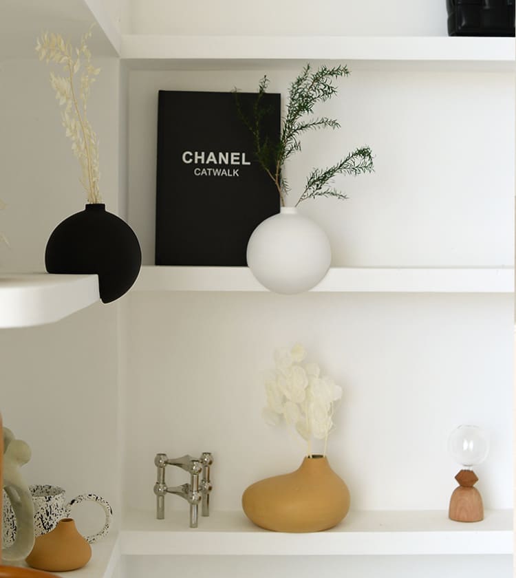 แจกันดอกไม้ตกแต่งบ้าน - Corner Designed Decor Vase