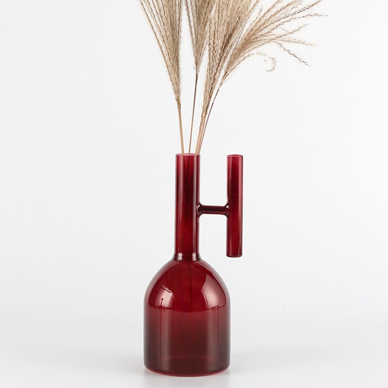 แจกันดอกไม้ตกแต่งบ้าน - Red Designed Decorating Vase III