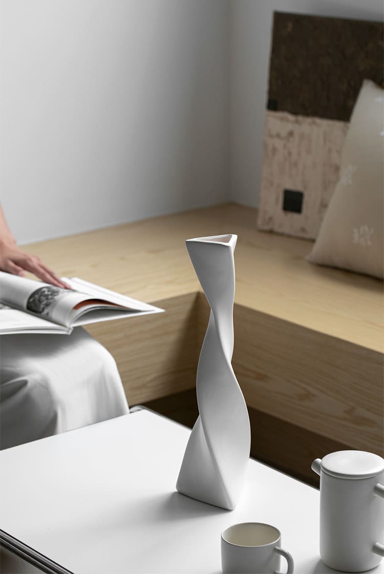 แจกันดอกไม้ตกแต่งบ้าน - Twist Designed Decor Vase