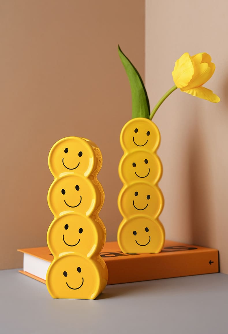 แจกันดอกไม้ตกแต่งบ้าน - Smiley Designed Decor Vase