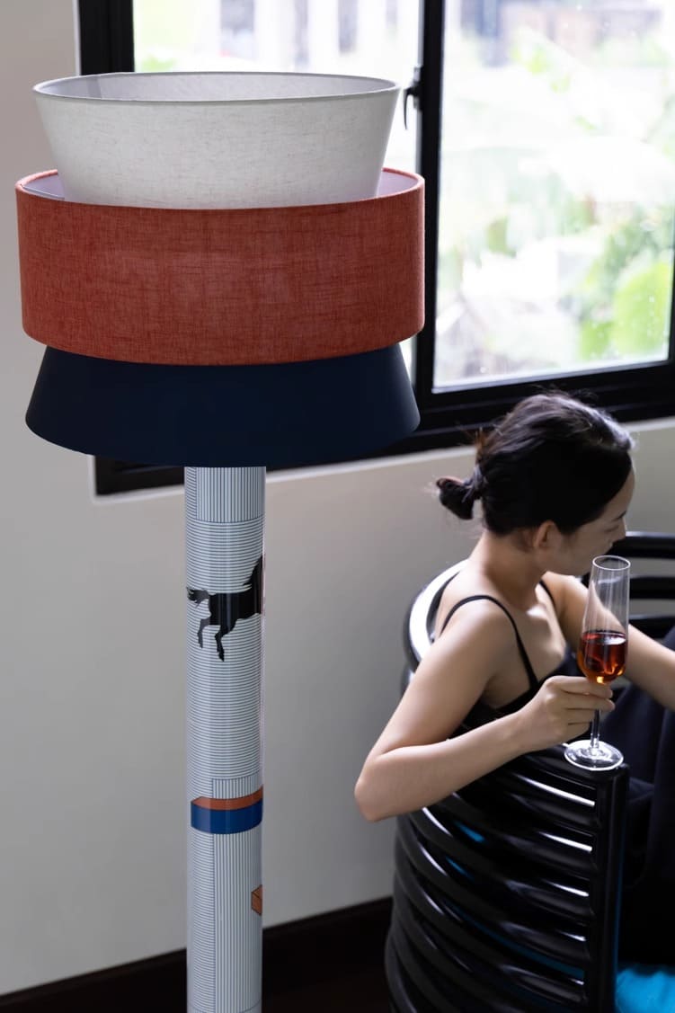 โคมไฟตั้งพื้น - Lumo Tower Lamp