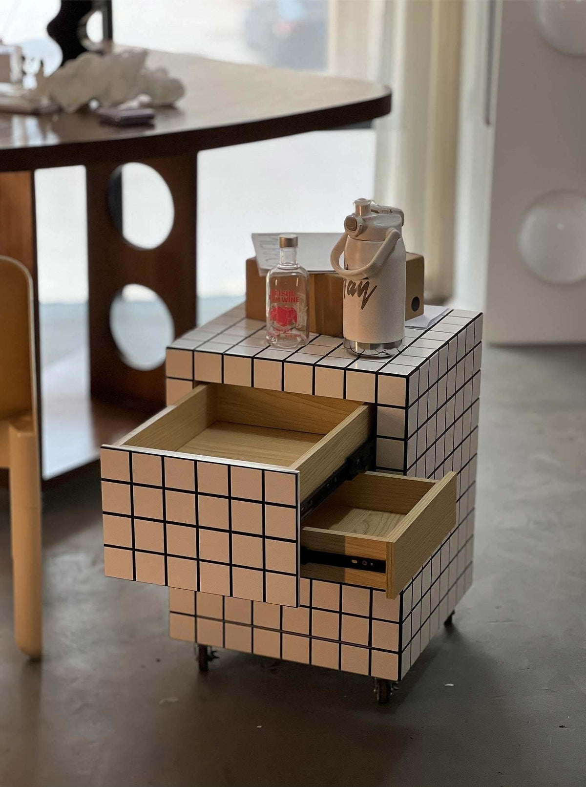 โต๊ะข้างตกแต่งบ้าน - Secret Drawer Side Table