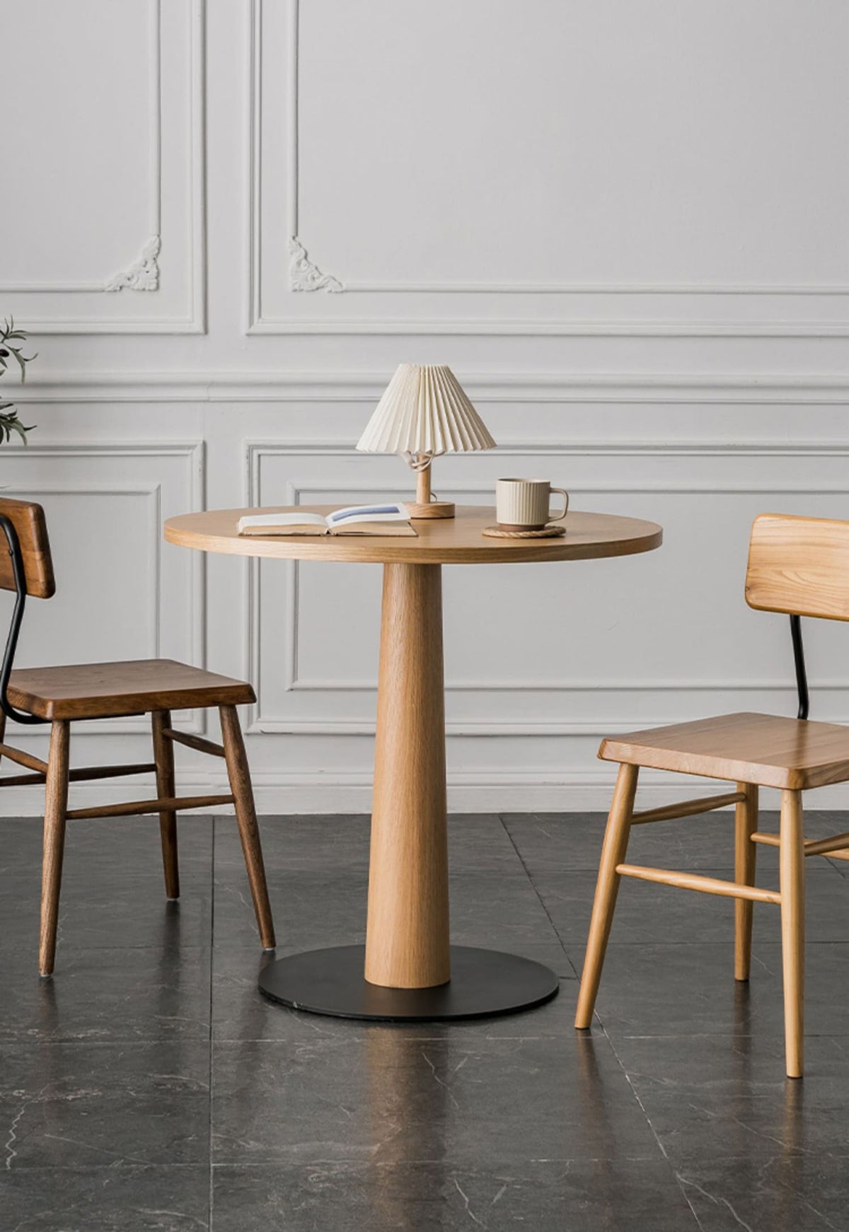 โต๊ะทานข้าวสไตล์มินิมอล - Circle Modern Designed Dining Table