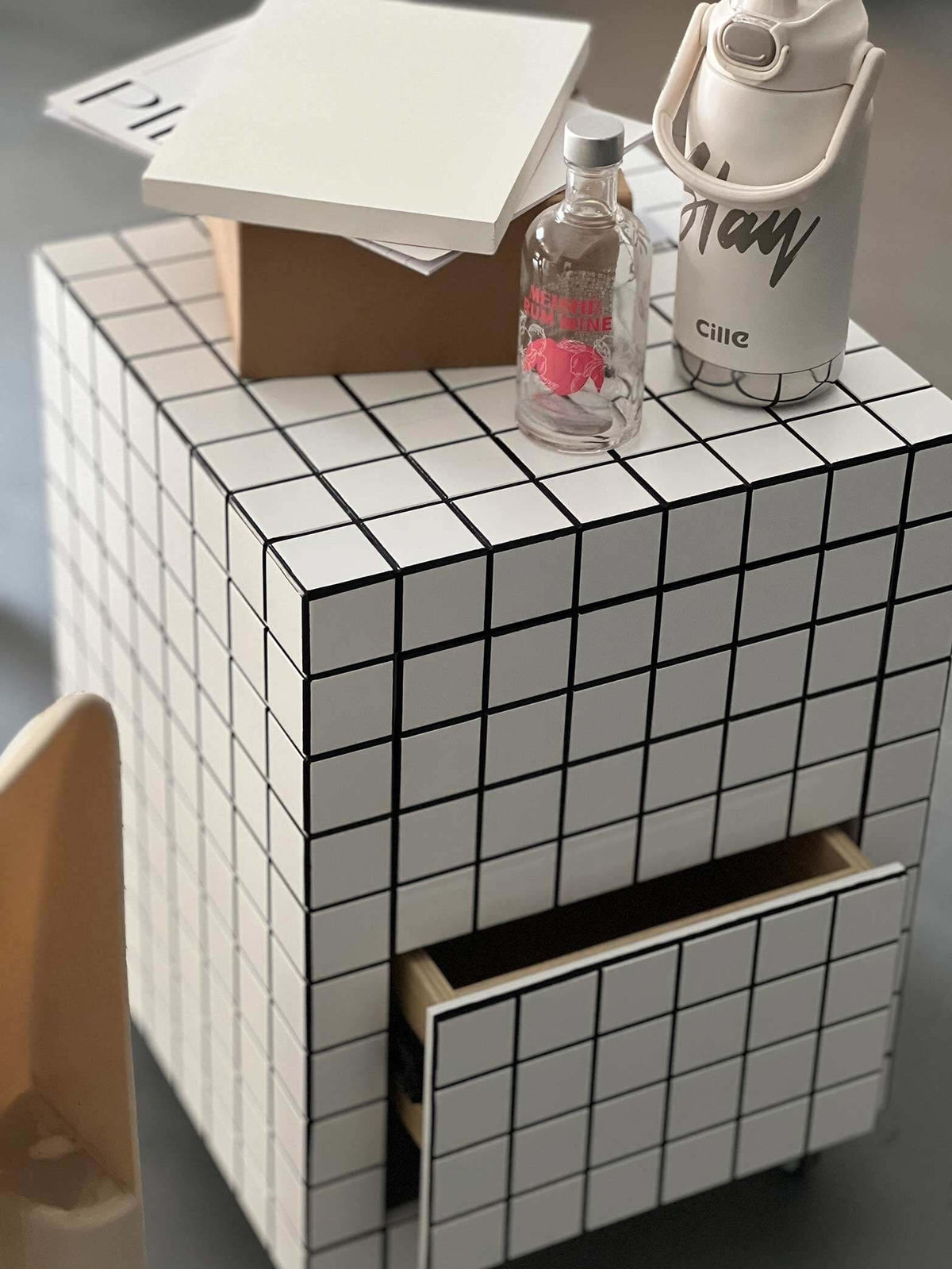 โต๊ะข้างตกแต่งบ้าน - Secret Drawer Side Table