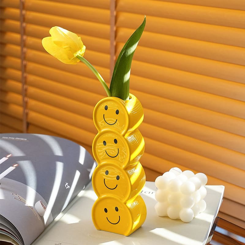 แจกันดอกไม้ตกแต่งบ้าน - Smiley Designed Decor Vase
