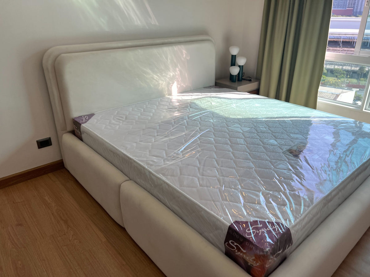 เตียงหัวเบาะดีไซน์เรียบหรู - Novara Bed