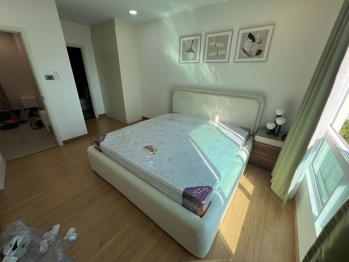 เตียงหัวเบาะดีไซน์เรียบหรู - Novara Bed