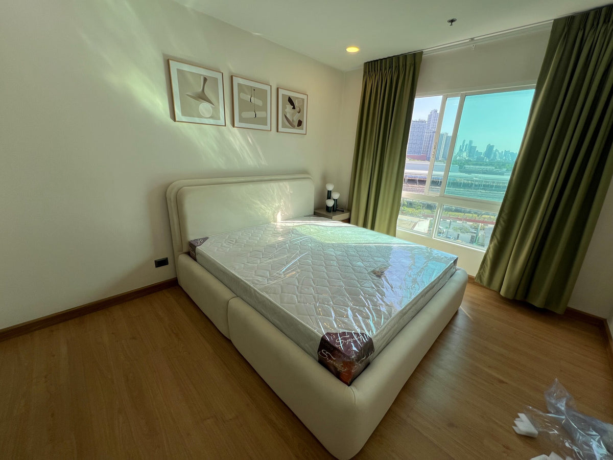 เตียงหัวเบาะดีไซน์เรียบหรู - Novara Bed