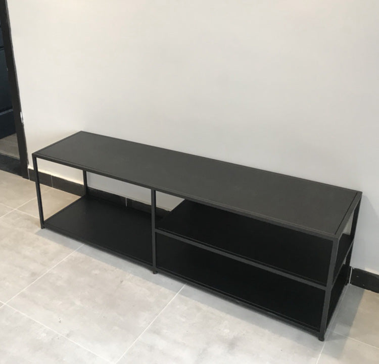โต๊ะวางทีวีสำหรับห้องรับแขก - Iron Designed TV Table