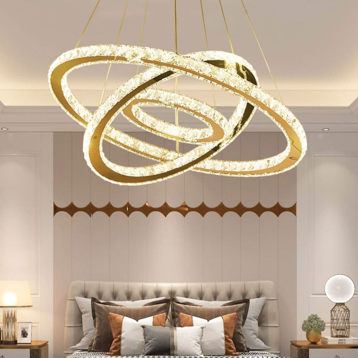 โคมไฟแต่งบ้านติดเพดาน - Tri-Circle Crystal Designed Chandelier